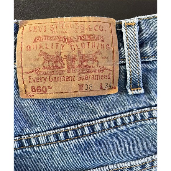 Vintage Levis 560 Men 38 x 34 Comfort Fit Jeans Medium Wash Denim Tapered Leg - Picture 3 of 8